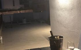 Cozy Loft With Jazz Notes In Kolonaki